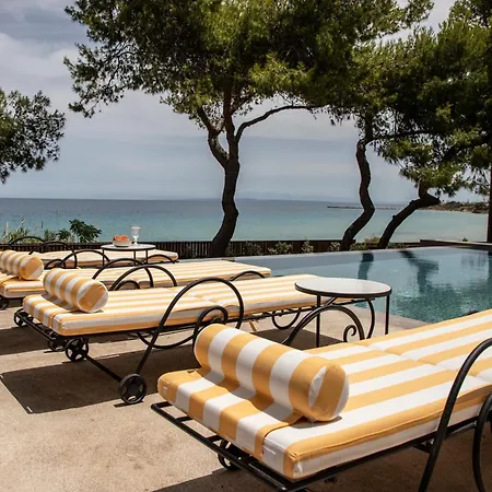 Bozonos - Beachfront Simplicity With Heated Pool