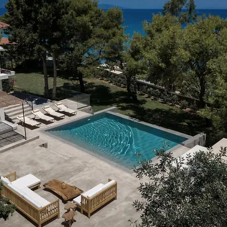 Villa Bozonos - Beachfront Simplicity With Heated Pool