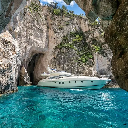 Villa Bozonos - Beachfront Simplicity With Heated Pool Amoudi