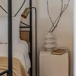 Bozonos - Beachfront Simplicity With Heated Pool Ammoudi