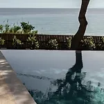 Bozonos - Beachfront Simplicity With Heated Pool Ammoudi