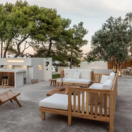 Bozonos - Beachfront Simplicity With Heated Pool * Амуди