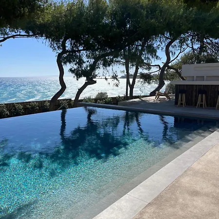 Bozonos - Beachfront Simplicity With Heated Pool Вилла *