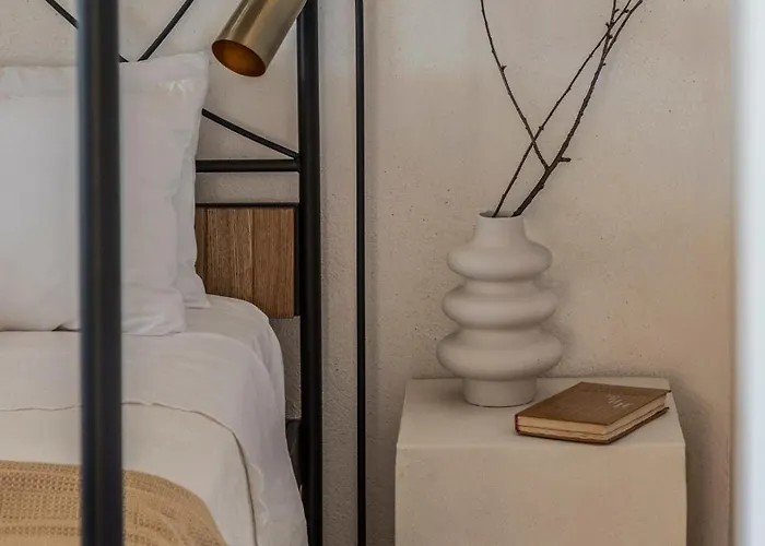 Bozonos - Beachfront Simplicity With Heated Pool Ammoudi