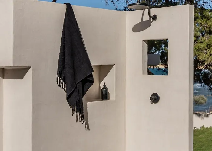 Bozonos - Beachfront Simplicity With Heated Pool * Ammoudi