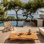 Bozonos - Beachfront Simplicity With Heated Pool Willa